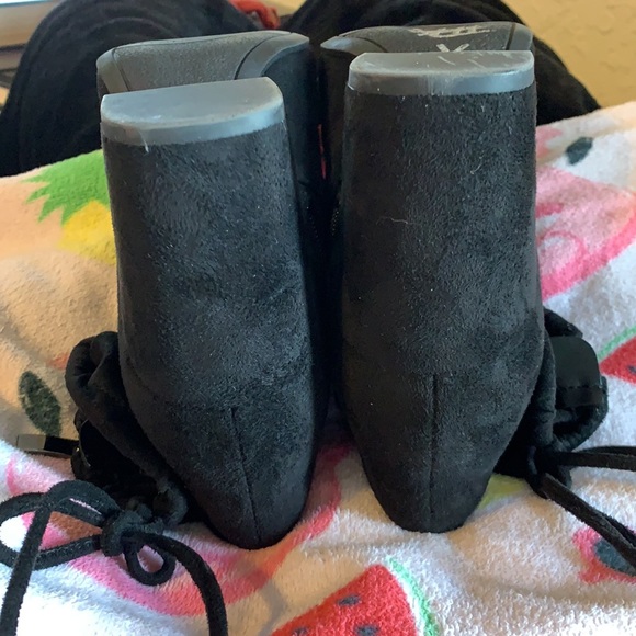 Franco Sarto women’s Pisces ankle bootie - Picture 4 of 6